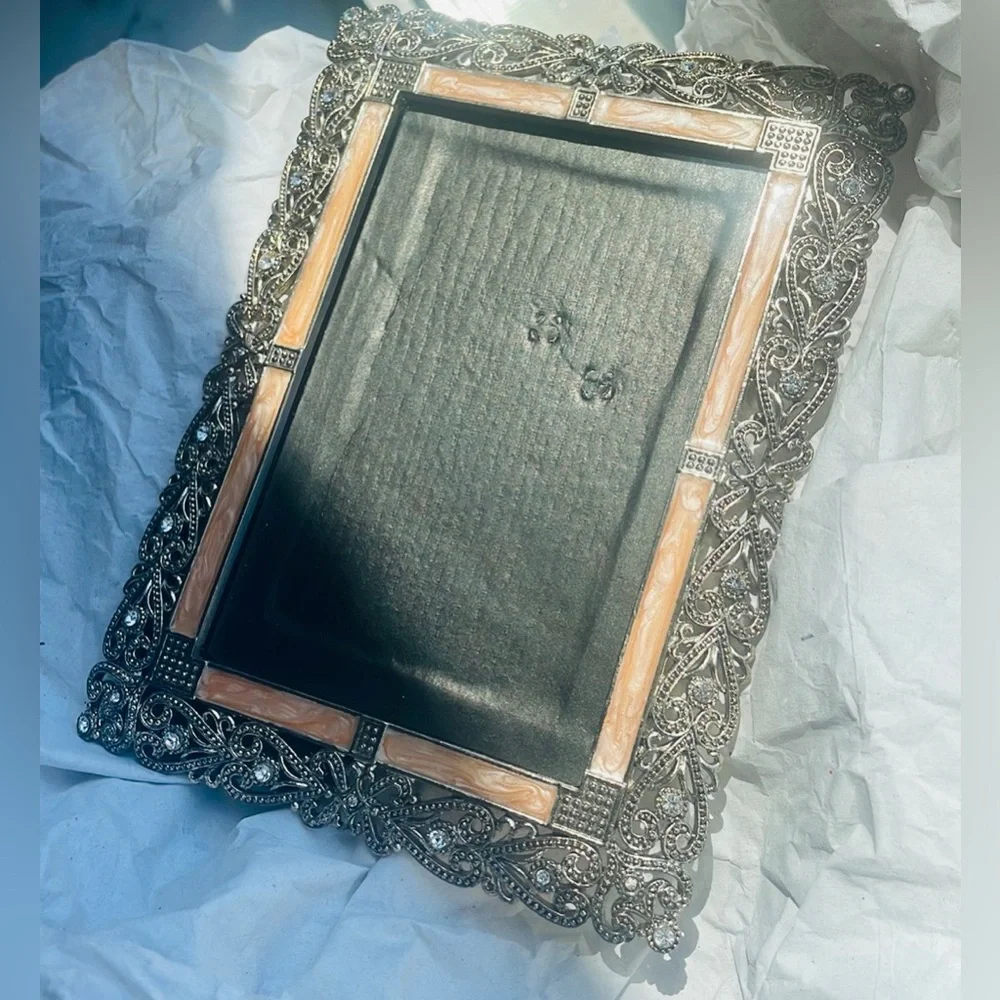 1pcs Vintage Silver Metalwork Metallic Crystals Picture Frame